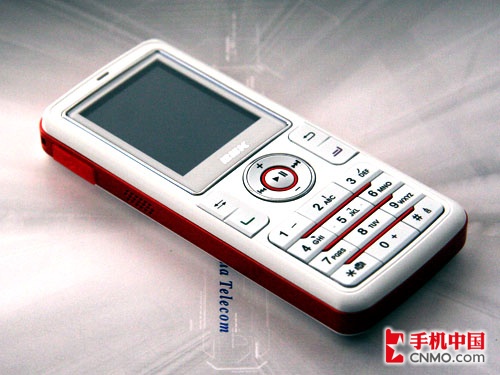 白色灵动天使步步高低端音乐机i528评测(2)