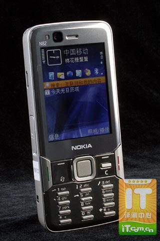 一骑绝尘 诺基亚N系列新天王N82详评_手机