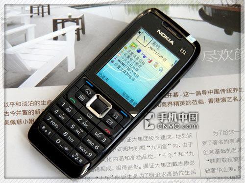 轻薄圆润 诺基亚E51为女士专用8大理由_手机