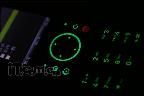 ��ý�����Ħ��UIQ���ܻ����»�Z8����(12)