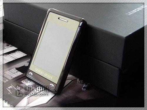 320万像素 三星阿玛尼手机P520真机图赏(2)_