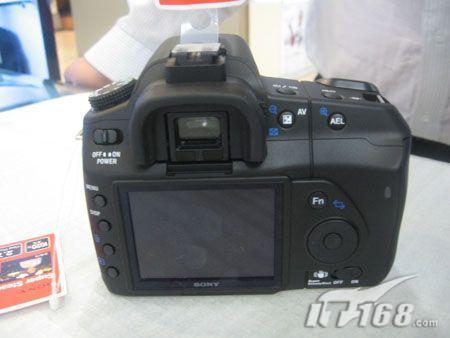 中端性能低端价格 索尼α200双头套5200