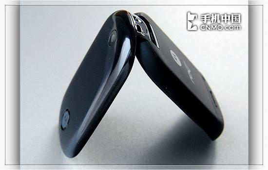 圆润时尚摩托小巧翻盖音乐机U9评测(3)