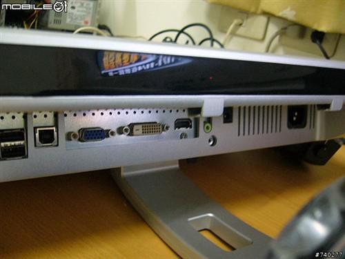 ���Ǿ�Ʒ�����˿�һ�߸߶�22��Һ��(8)