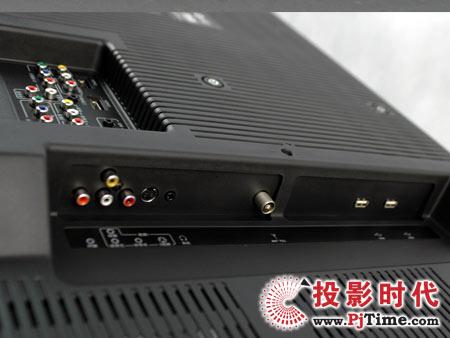 家电 正文     海信tlm42v68pr的操控按键和电源开关位于机身右侧