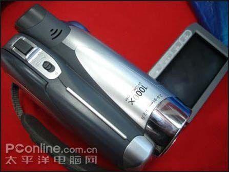 DVD光盘摄像机佳能DC210降至2680元