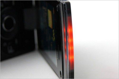 全新机皇索爱超薄翻盖音乐机W980图赏(2)