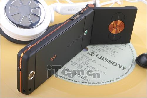 复古下翻盖造型索爱音乐手机W350评测(3)