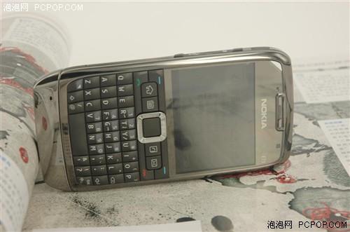 320万像素诺基亚全键盘商务E71售3300