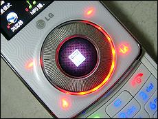 七彩风火轮LG滑盖音乐手机KM710评测(2)