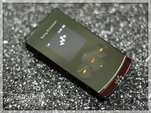 炫闪镜面触控索尼爱立信W980音乐专测