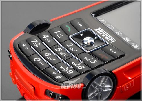 酷似玩具模型 法拉利跑车手机F1评测(4)_手机