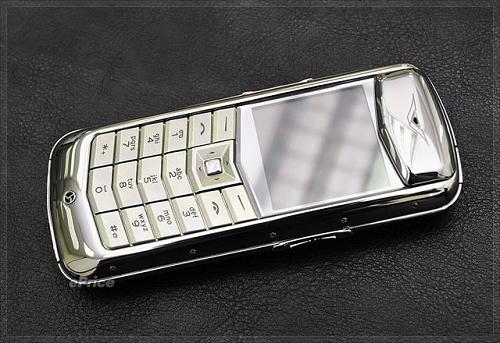 图为vertu+ascent+ti手机