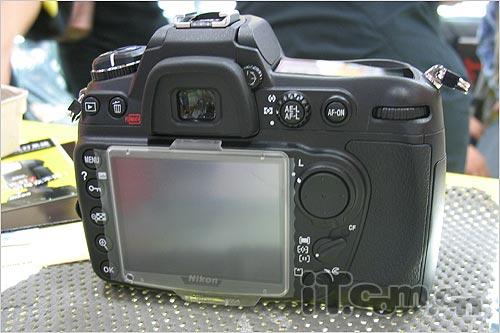 ��������ս��ǿ�ж��῵D300�ƽ���Ԫ