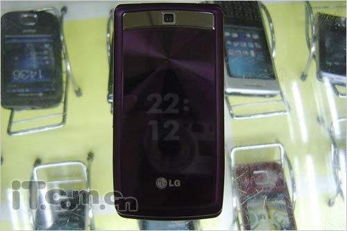 紫色彰显高贵 LG女性翻盖KF300卖1120_手机