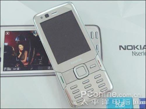 诺基亚N82 再接再厉诺基亚全能N82行货售3030元