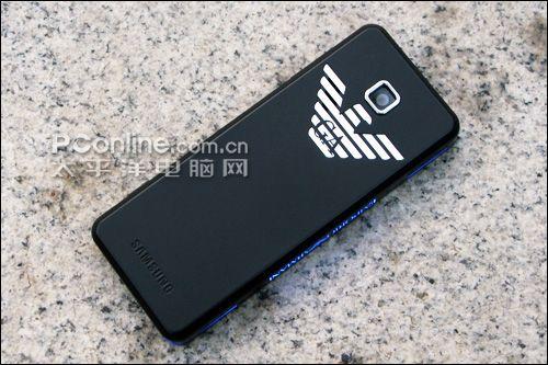 平民奢华机三星阿玛尼M7500仅1980元