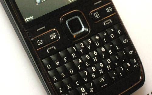 E71传人揭晓诺基亚500万像素E72评测