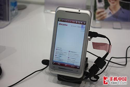 4.1英寸屏1GHz CPU 东芝TG01现场评测