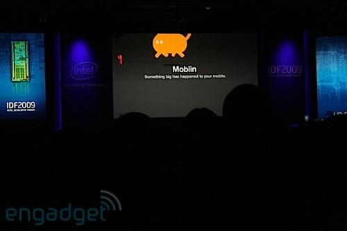 Intel releases operating system Moblin2.1 to face mobile phone platform