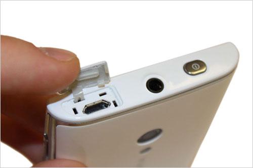 黑白双色齐现索尼爱立信X10细节图赏(2)