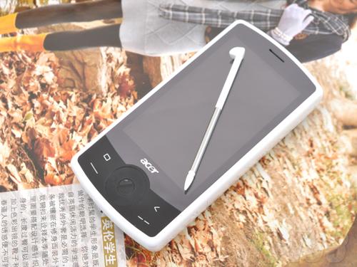 3.2英寸屏幕Acer超值智能机E100评测