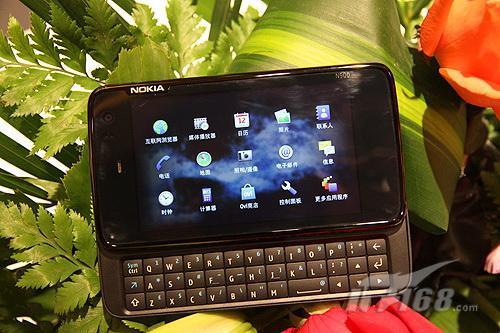 侧滑盖全键盘诺基亚N900中文版评测(5)