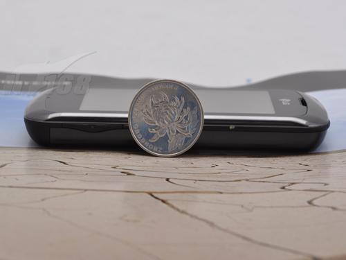 个性时尚LG触控手机KM555e精美图赏
