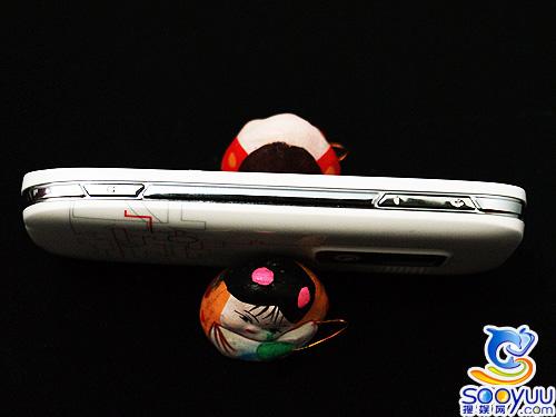 移动定制百元级3G手机华为T2211开箱(2)