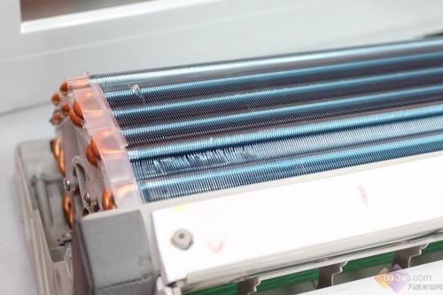 揭秘事实真相 现场拆解海信空调室内外机_家电