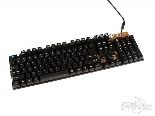 机械键盘由上下两个外壳以及中间的按键及电路