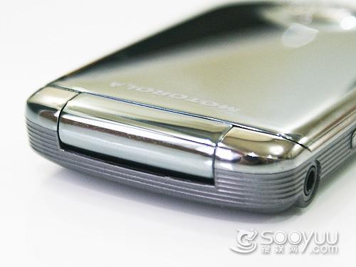 独特透明翻盖摩托罗拉智能机A1680评测(2)