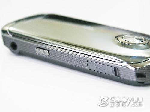 独特透明翻盖摩托罗拉智能机A1680评测(2)