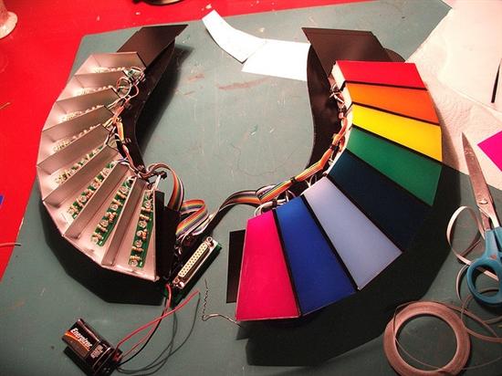 耗时17个月打造傻朋克炫酷头盔