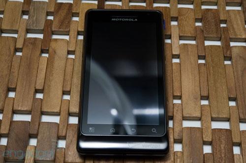Android旗舰摩托罗拉Droid2开箱图赏(2)