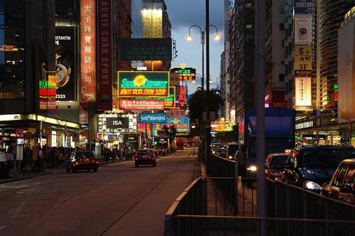 图为:香港街区夜景拍摄