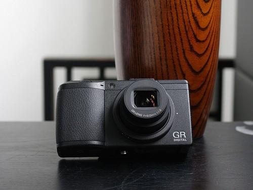 市售DC最大光圈 暴强F1.9理光GRDIII发布 