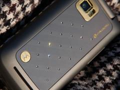 明系Android混血 摩托罗拉MT810LX开卖 