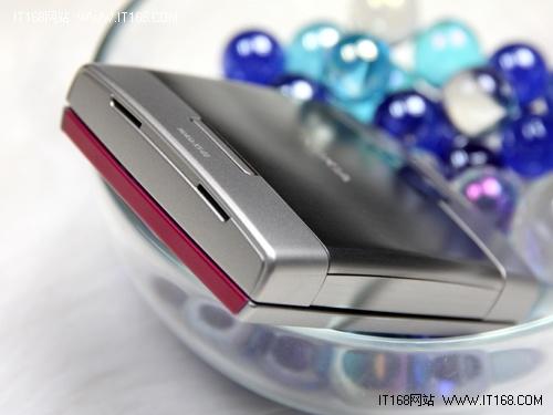 小巧玲珑女人味粉红版诺基亚X5-01图赏