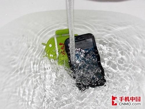 行货硬汉Defy摩托罗拉ME525三防测试(4)