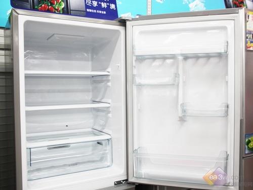 锁住水份保持新鲜 三星两门冰箱3290元