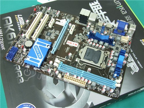 采用全富士通固态电容 狙击手H61降价_硬件