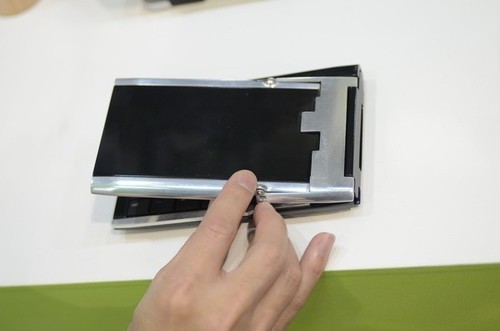简洁小巧 平板用的可折叠式蓝牙键盘_数码