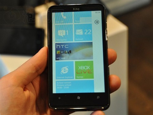 800万像素HTC巨屏智能机HD7仅2299
