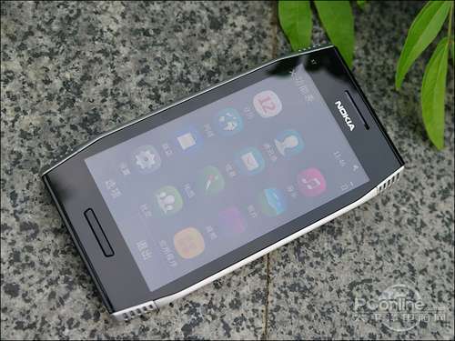 首款塞班Anna新系统 诺基亚X7售2700元_手机