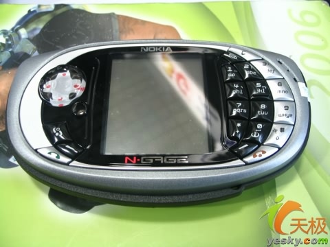 最经典的游戏手机 诺基亚N-Gage QD仅399元