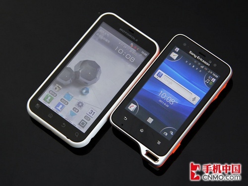 ʱ���������ܶԾ�ST17i�Ա�ME525+��