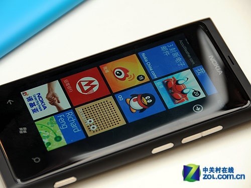 诺基亚Lumia 800真机图赏 