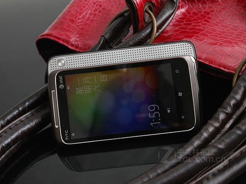 �໬������ HTC 7 Surround����1450Ԫ 