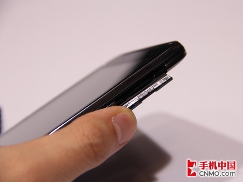 1300万像素双核旗舰摩托罗拉MT917图赏(5)